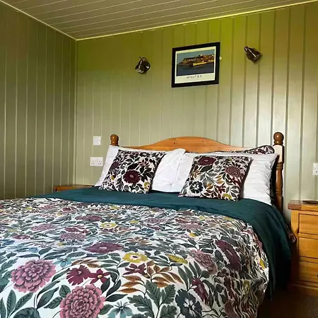 The Hide - Cosy With Hot Tub