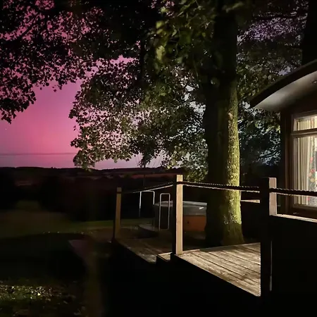 The Hide - Cosy With Hot Tub *