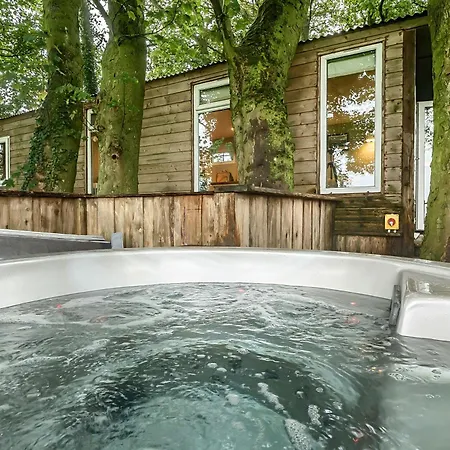 펜션 The Hide - Cosy With Hot Tub