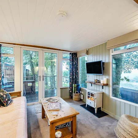 The Hide - Cosy With Hot Tub Дом отдыха