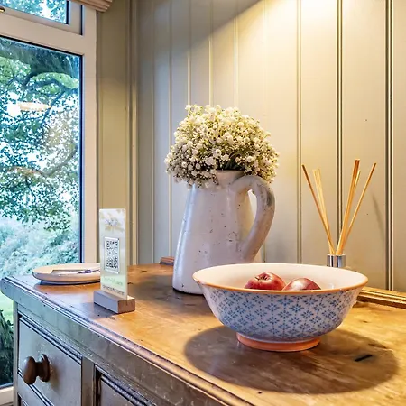 The Hide - Cosy With Hot Tub